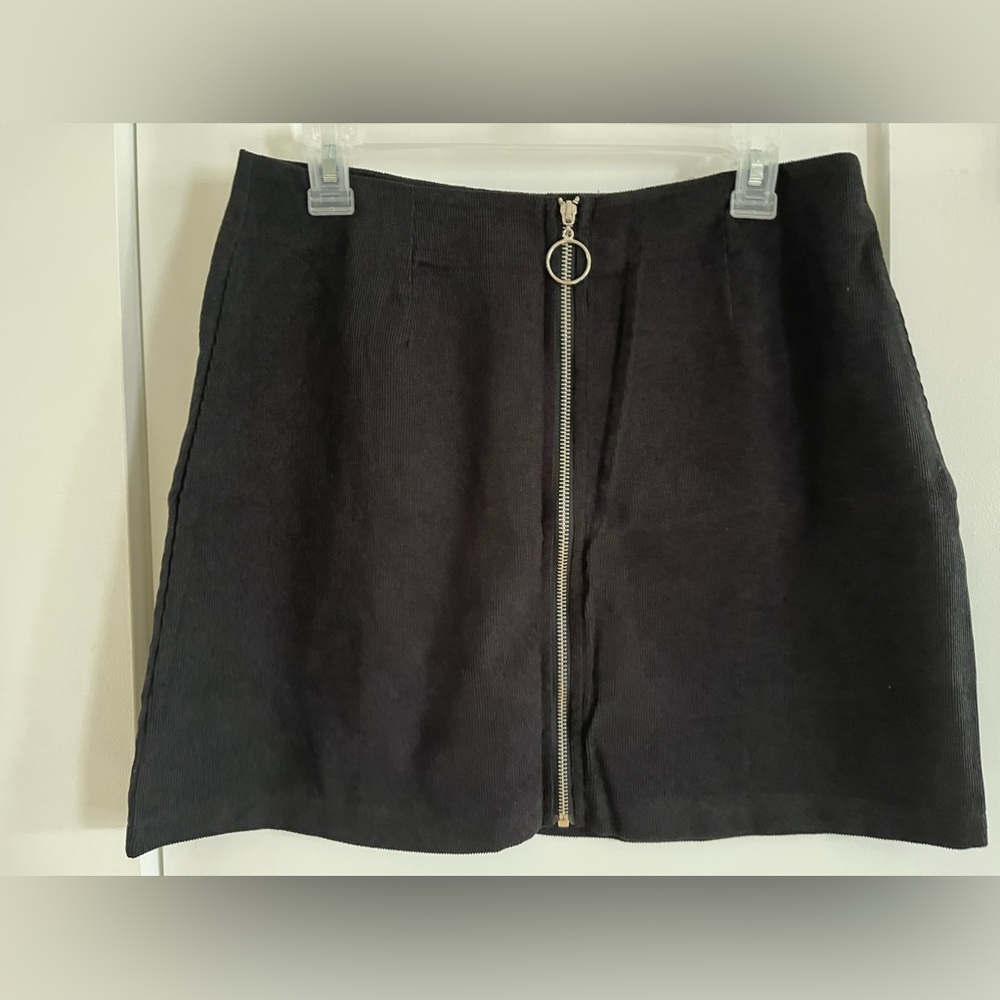 New Shein High waisted zip Skirt in package Size Large